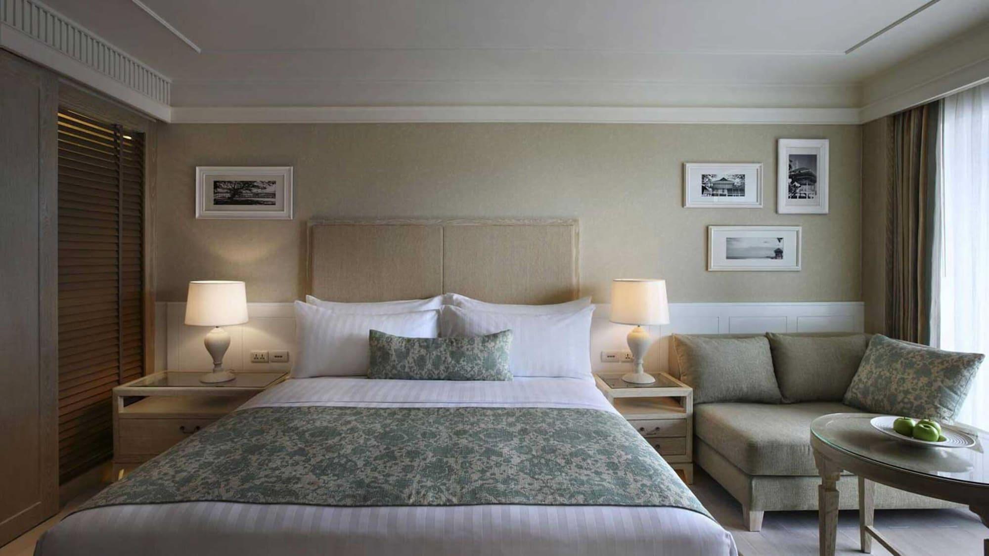 Hotel Amari HHQ